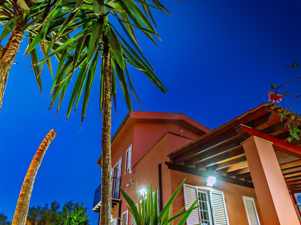 Gelso Bianco Apartments Campofelice Di Roccella Ngoại thất bức ảnh