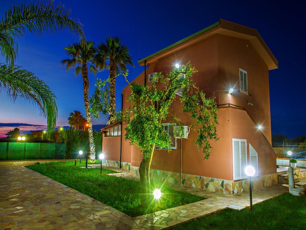 Gelso Bianco Apartments Campofelice Di Roccella Ngoại thất bức ảnh
